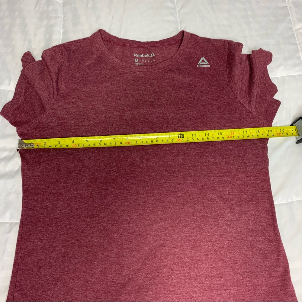 Reebok Maroon Classic T-Shirt Front Logo Women’s Size US M - Picture 6 of 7